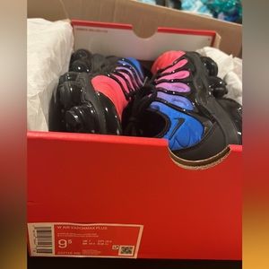 Nike Vapormax Women’s Sneakers. Brand new in box.